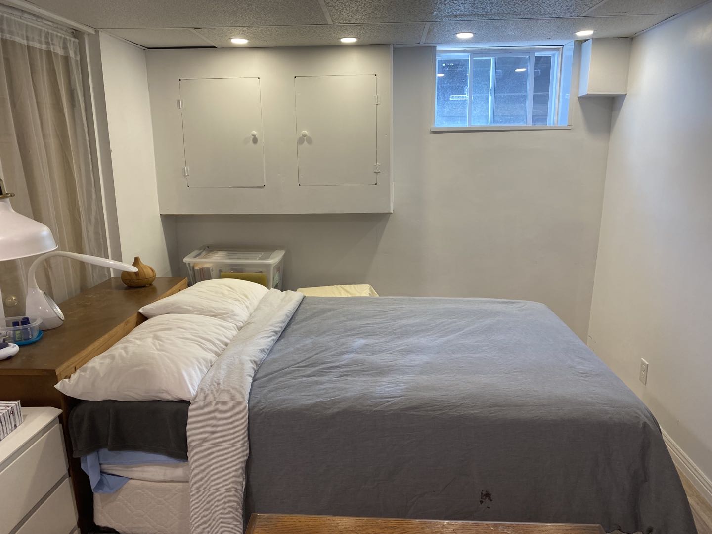 Une grande chambre à louer (500/mois) au soussol (H2M