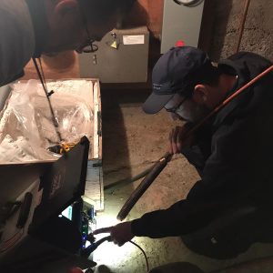 Vérification d'égout et des canalisations
